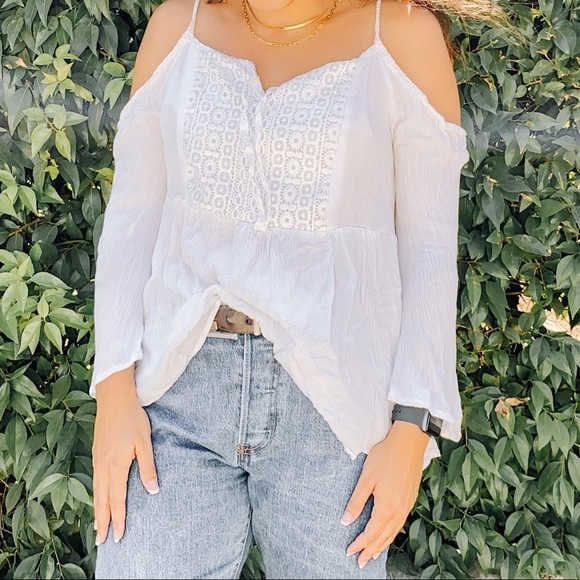Rue 21 // Angelic Cold Shoulder Top - Picture 2 of 6